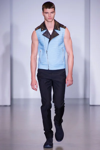 Look 14